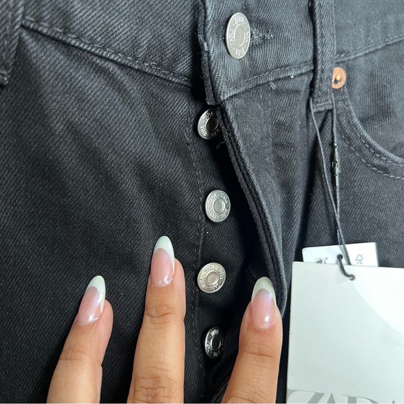 Zara Women's NWT straight leg high rise size 4 black jeans button fly Cotton - Picture 2 of 16